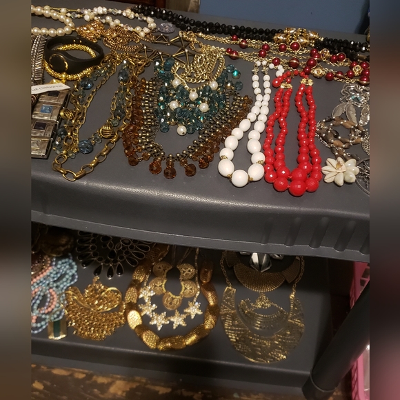 IMPRESSIVE Vintage/Modern Jewelry! Never Before Seen items! - Picture 10 of 16